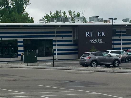 River House Restaurant and Raw Bar